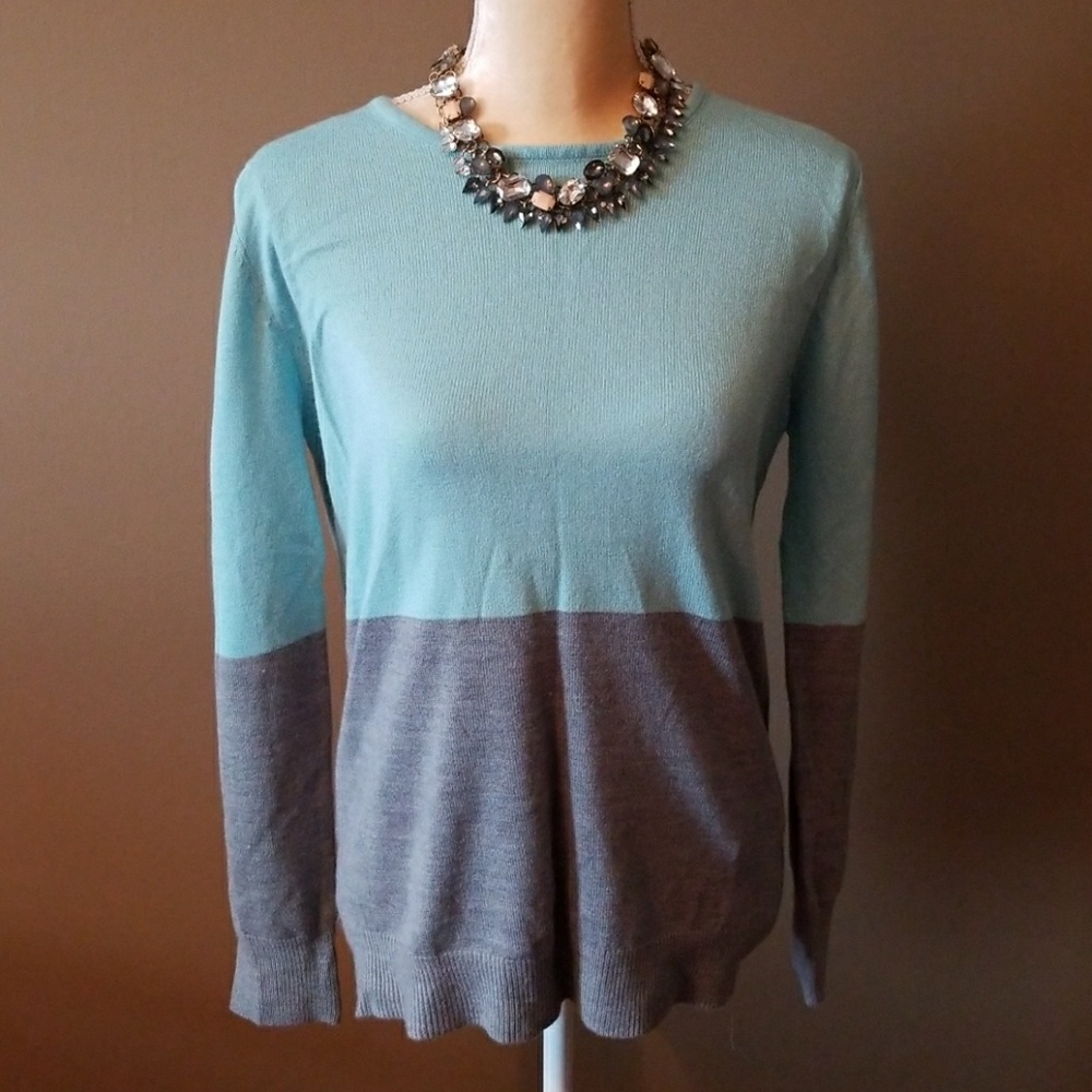 Forever 21 blue grey colorblock light sweater L